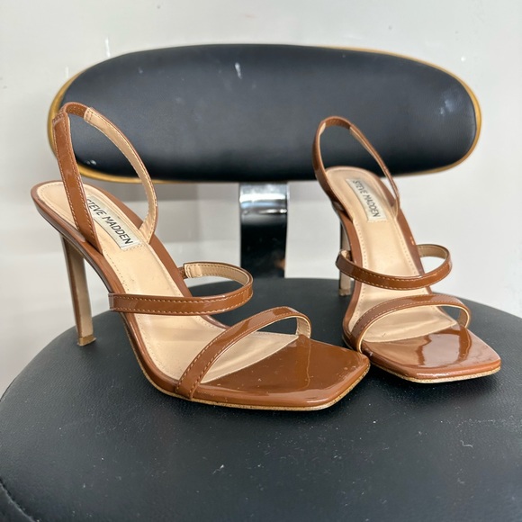 Brown patent leather Steve Madden heels, size 7 1/2 in pre loved condition - Picture 2 of 7